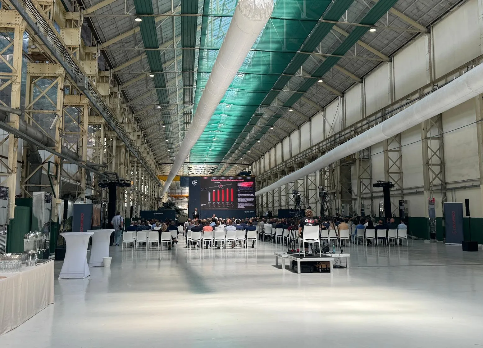 Padiglione espositivo — realizzazione R&F Air Rent