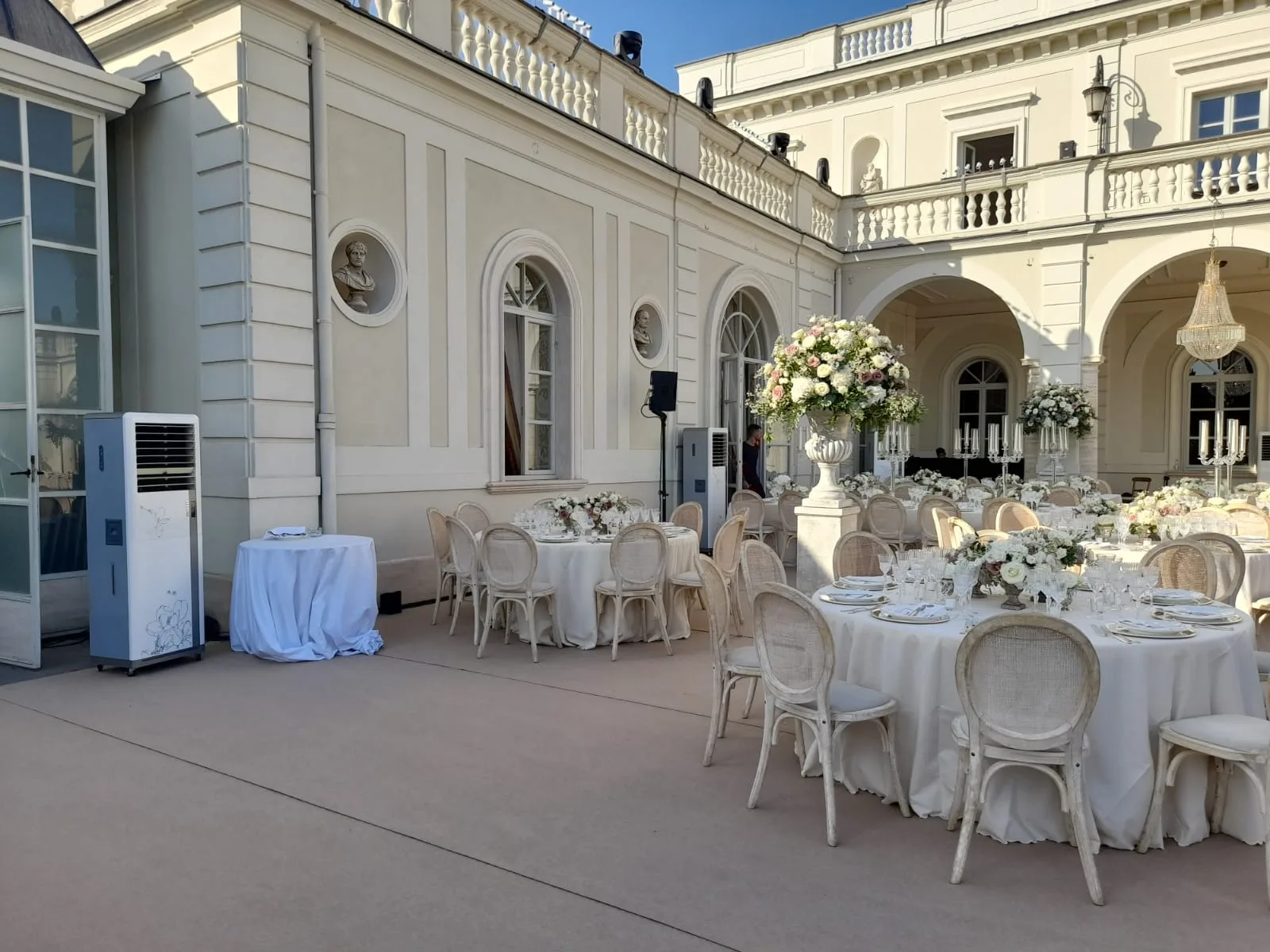 Ricevimento in corte — realizzazione R&F Air Rent