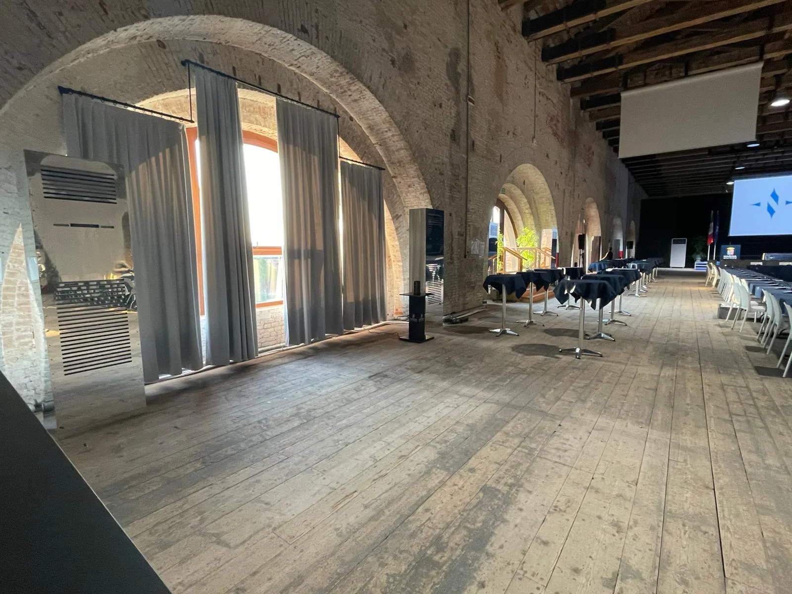 Allestimento temporaneo — realizzazione R&F Air Rent