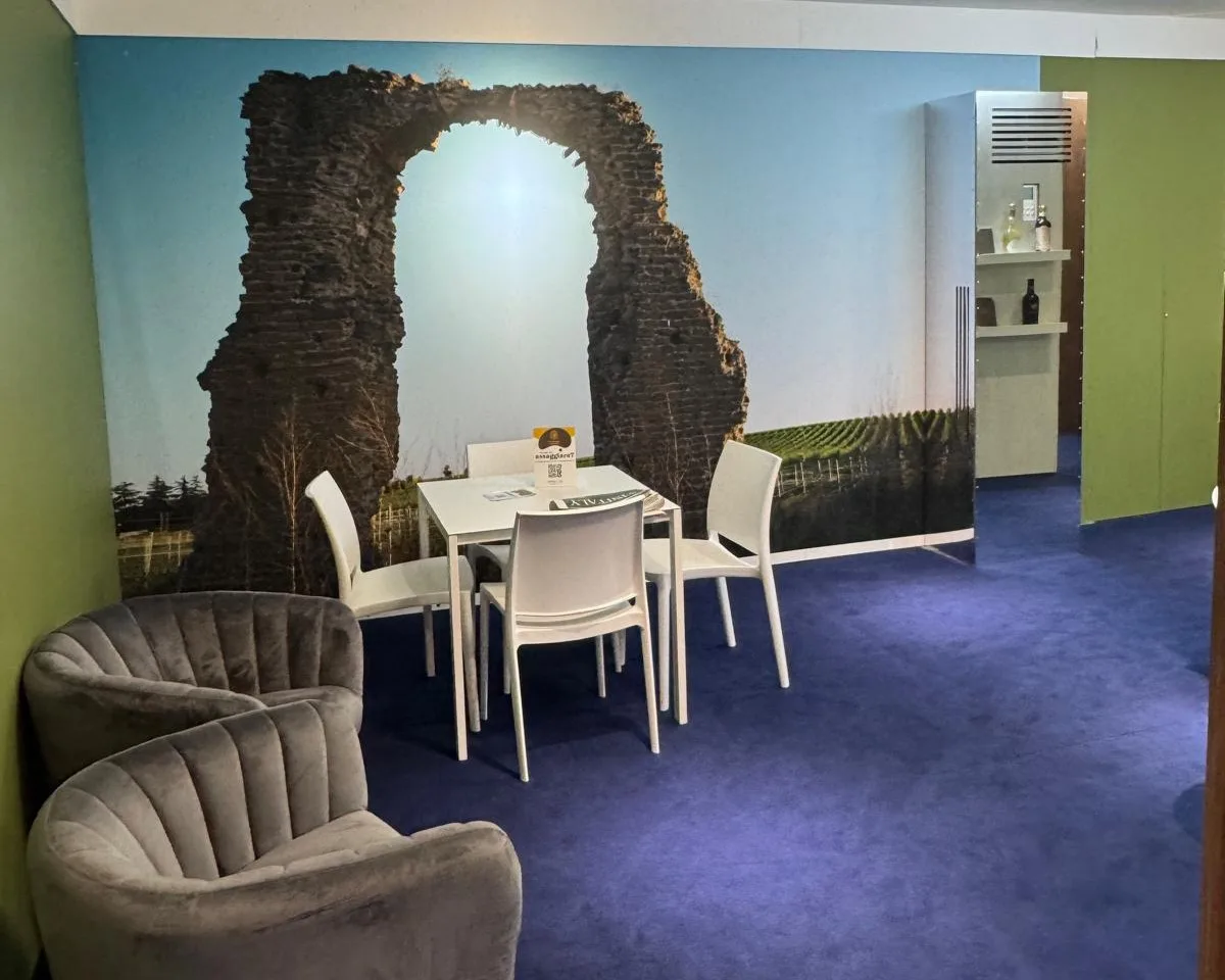 Stand e area accoglienza — realizzazione R&F Air Rent
