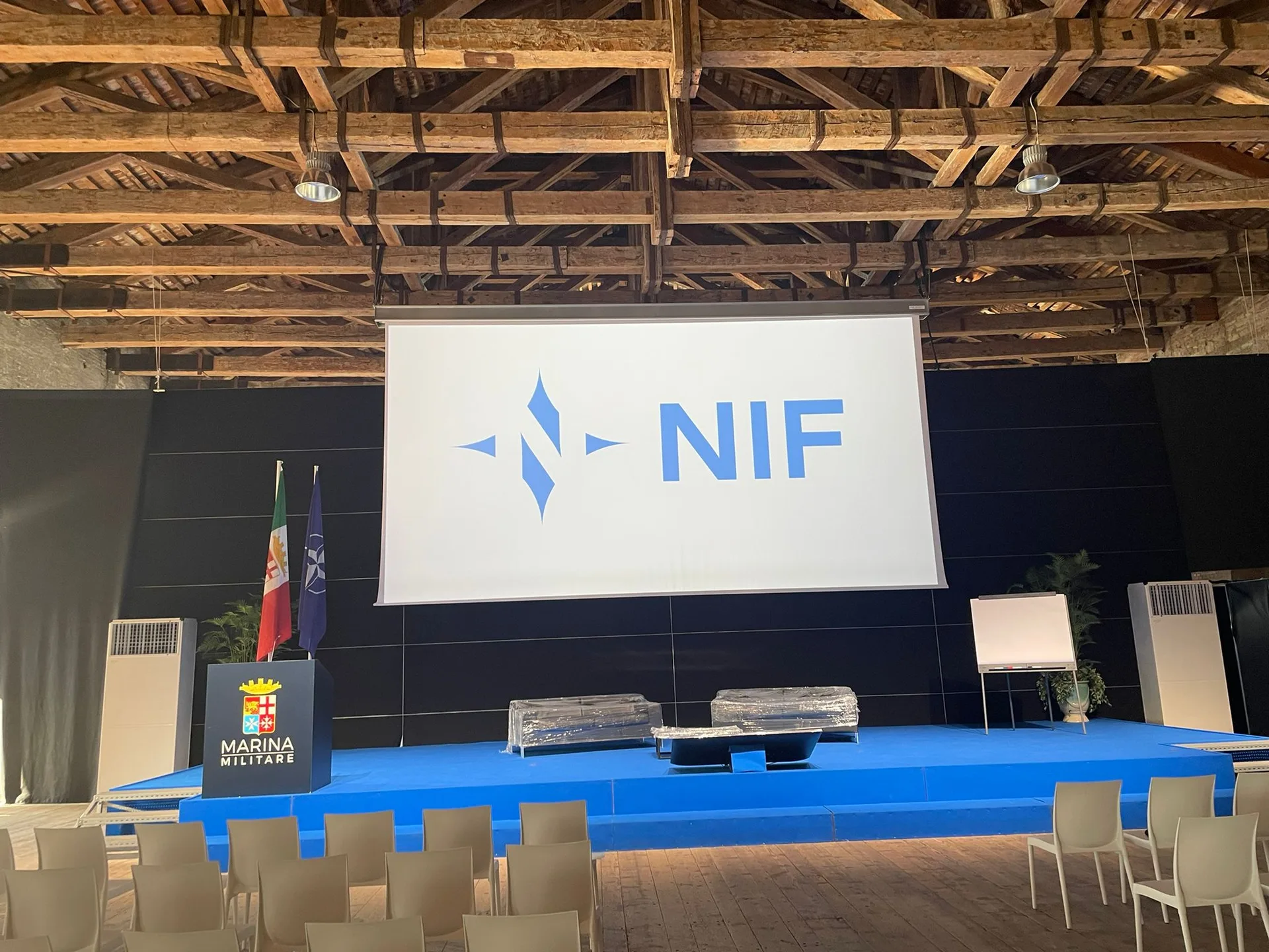 Palco per convention — realizzazione R&F Air Rent