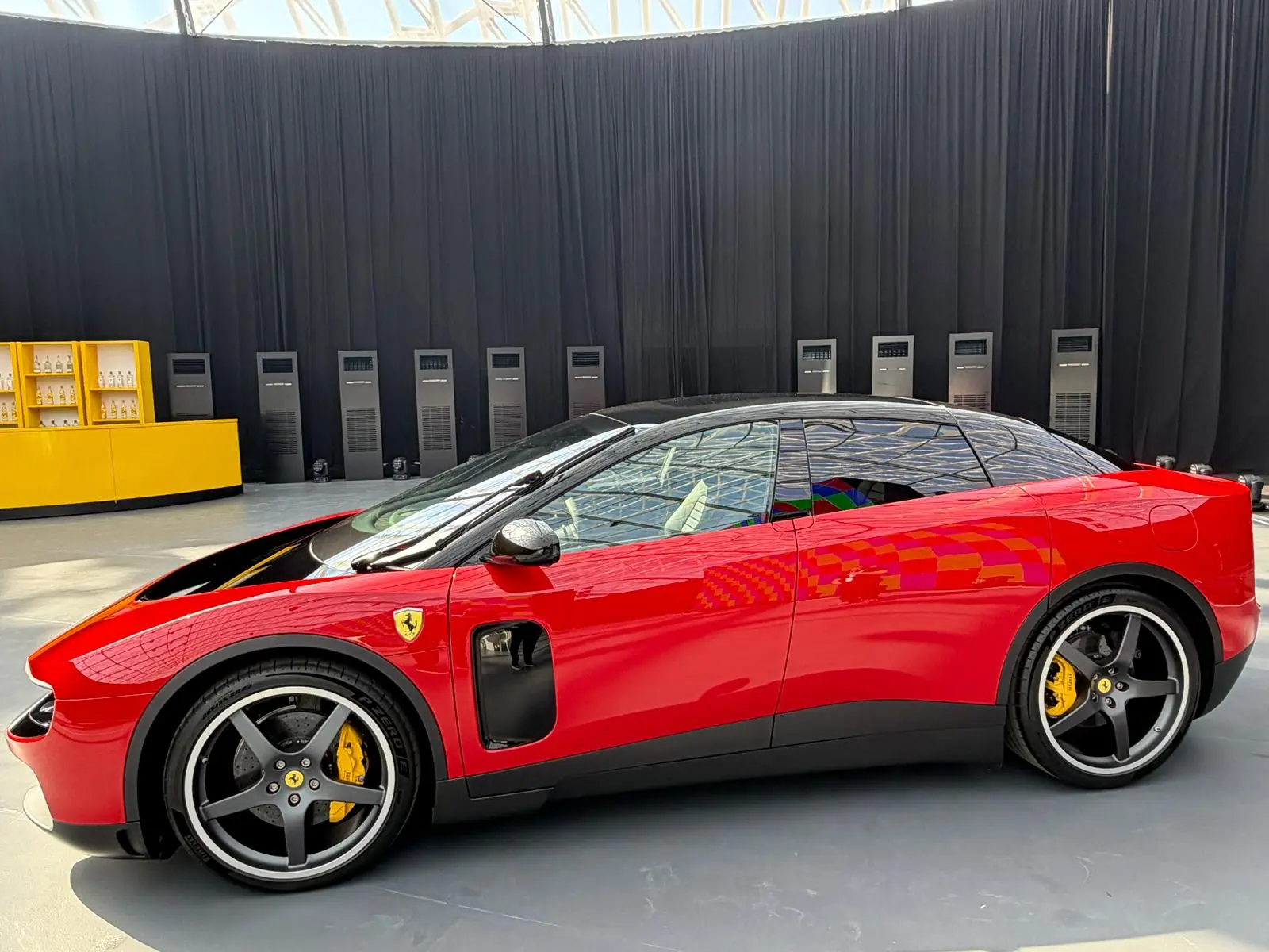 Ferrari Luce — realizzazione R&F Air Rent
